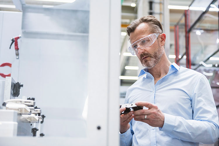 Rekrytointi teknisiin asiantuntijarooleihin – miten onnistut, kun työpaine ei hellitä?